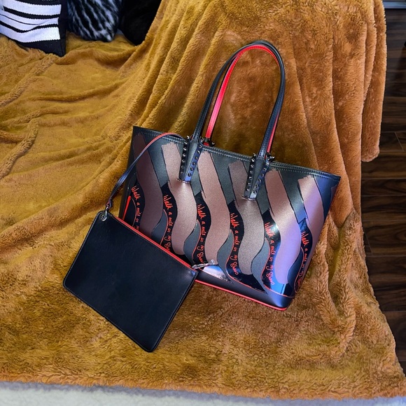 New Christian Louboutin Walk A Mile in My Shoes Cabata Small Grained Leather Bag - Picture 6 of 16